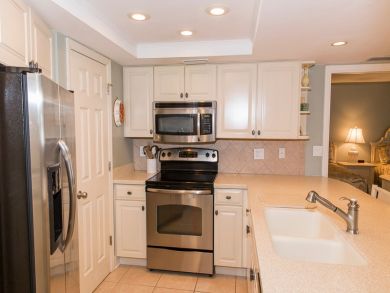 Siesta Key Beach Vacation Condo with Pool Great Amenities